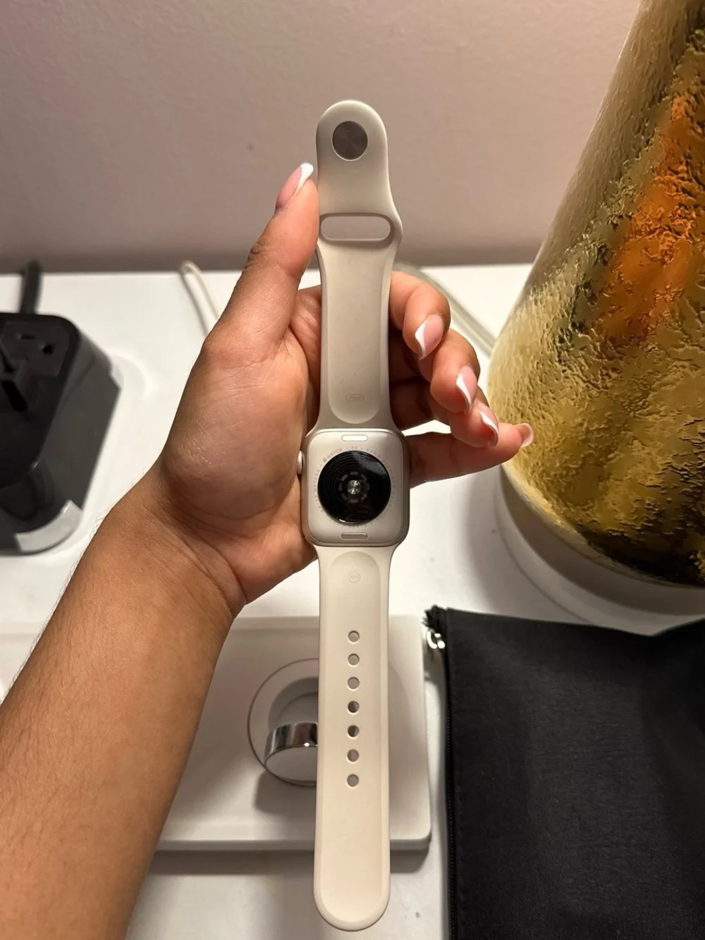 Apple Watch SE S/M band in starlight 41mm watch case